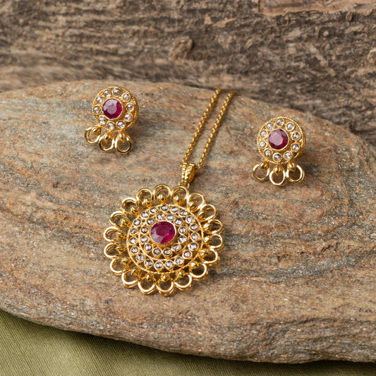 Gold Diamond Antique Pendant Set